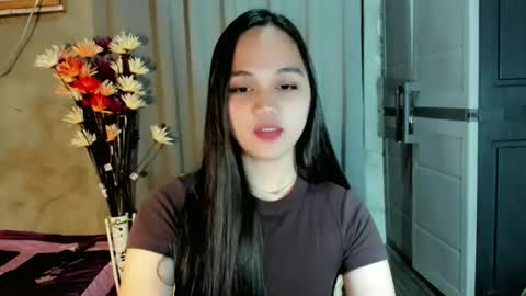 hilarymolly online show from April 9, 6:19 am