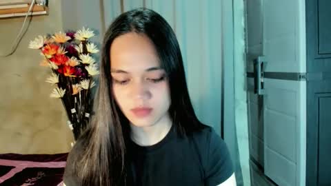 Snapshot of hilarymolly chatting on April 21, 3:13 am hilarymolly online show from April 21, 3:13 am