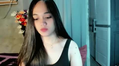 Snapshot of hilarymolly chatting on April 24, 10:18 am hilarymolly online show from April 24, 10:18 am