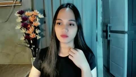 Snapshot of hilarymolly chatting on May 1, 5:50 pm hilarymolly online show from May 1, 5:50 pm