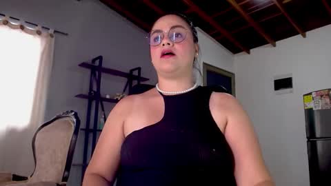 Snapshot of hillary_12 chatting on September 12, 7:36 pm Miranda online show from September 12, 7:36 pm