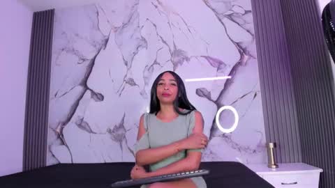 Hillarytonsonx online show from September 10, 12:05 pm