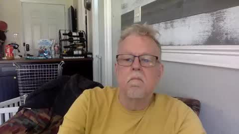 TwoDaddies online show from December 20, 5:09 pm