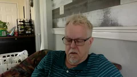 TwoDaddies online show from February 18, 5:42 pm