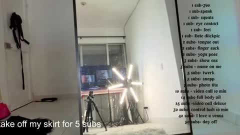 hillsdandarkie_44 online show from November 12, 1:39 am