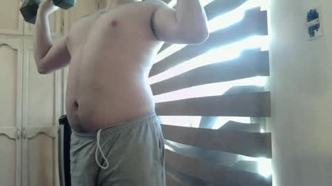 Snapshot of himbo_fox chatting on June 11, 9:02 pm Himbo fox online show from June 11, 9:02 pm