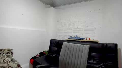 Snapshot of himoreno97 chatting on December 8, 1:02 am Hi moreno online show from December 8, 1:02 am