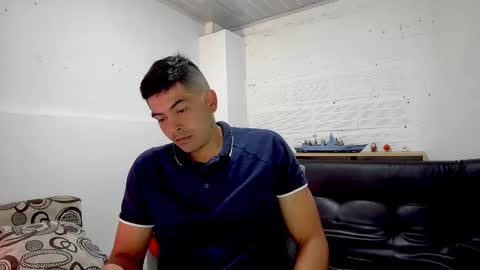 Snapshot of himoreno97 chatting on December 8, 7:11 pm Hi moreno online show from December 8, 7:11 pm