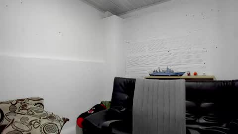 Snapshot of himoreno97 chatting on December 8, 10:14 pm Hi moreno online show from December 8, 10:14 pm