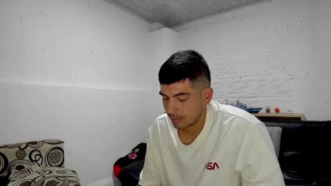 Snapshot of himoreno97 chatting on December 11, 6:58 am Hi moreno online show from December 11, 6:58 am