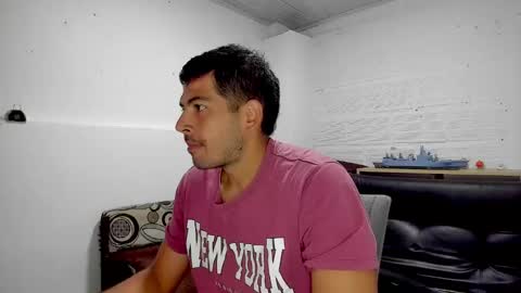 Snapshot of himoreno97 chatting on December 29, 9:09 pm Hi moreno online show from December 29, 9:09 pm