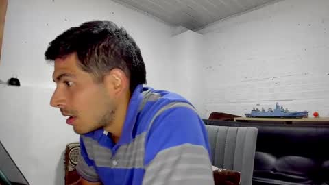 Snapshot of himoreno97 chatting on January 1, 5:33 am Hi moreno online show from January 1, 5:33 am