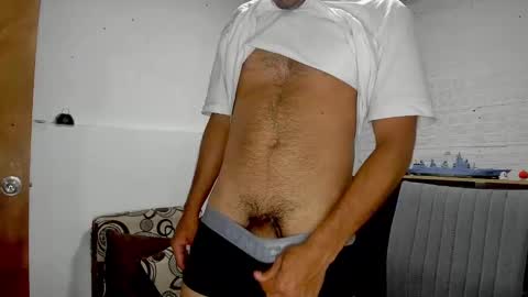 Snapshot of himoreno97 chatting on January 27, 11:11 pm Hi moreno online show from January 27, 11:11 pm