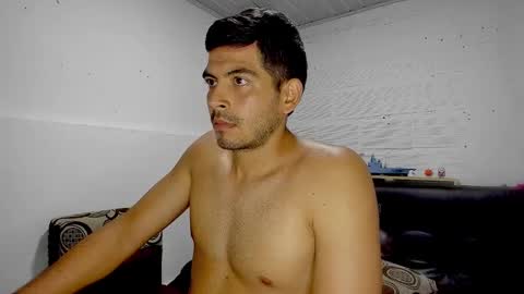 Snapshot of himoreno97 chatting on February 17, 2:53 am Hi moreno online show from February 17, 2:53 am