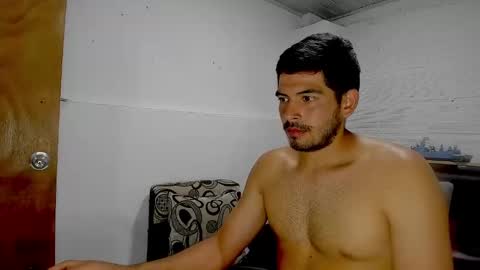 Snapshot of himoreno97 chatting on February 25, 12:58 am Hi moreno online show from February 25, 12:58 am