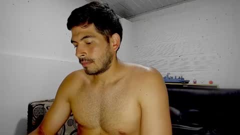 Snapshot of himoreno97 chatting on February 25, 9:35 pm Hi moreno online show from February 25, 9:35 pm