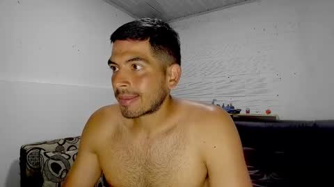 Snapshot of himoreno97 chatting on March 7, 1:53 am Hi moreno online show from March 7, 1:53 am