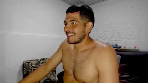 Snapshot of himoreno97 chatting on March 9, 4:05 am Hi moreno online show from March 9, 4:05 am