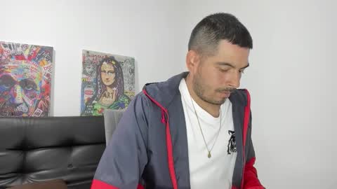 Snapshot of himoreno97 chatting on October 20, 8:53 pm Hi moreno online show from October 20, 8:53 pm