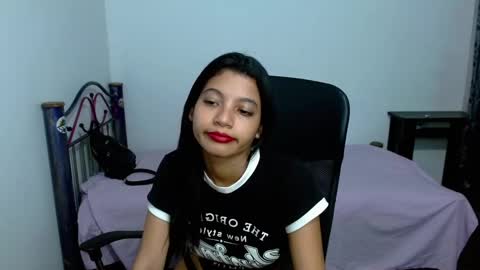 Snapshot of hinata_9 chatting on September 19, 2:24 am      0600AM-1100AM - online show from September 19, 2:24 am