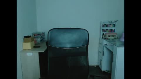 Snapshot of hinata_9 chatting on May 18, 3:35 am 0600AM-1100AM - online show from May 18, 3:35 am
