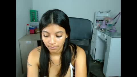 Snapshot of hinata_9 chatting on June 19, 3:33 am 0600AM-1100AM - online show from June 19, 3:33 am