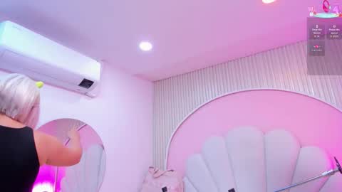 hinata_dolly online show from October 30, 11:00 am