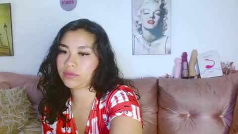 Snapshot of hinataleecs chatting on December 30, 8:32 am hinata lee online show from December 30, 8:32 am