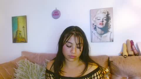 Snapshot of hinataleecs chatting on January 21, 12:18 pm hinata lee online show from January 21, 12:18 pm