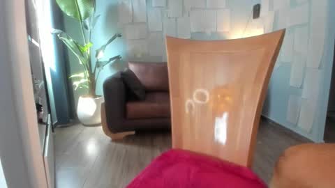 Hinnata online show from February 4, 7:09 pm