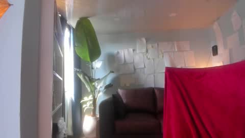 Hinnata online show from February 21, 7:04 pm