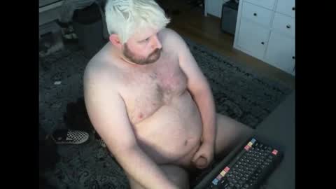 hipguy91 online show from April 22, 6:53 pm