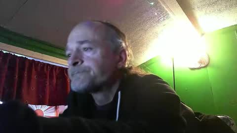 Snapshot of hippiedad333 chatting on February 5, 10:36 pm hippiedad333 online show from February 5, 10:36 pm