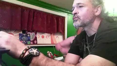 Snapshot of hippiedad333 chatting on February 22, 2:45 am hippiedad333 online show from February 22, 2:45 am