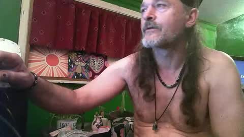 hippiedad333 online show from April 12, 7:57 am