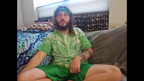 Snapshot of hippiejagain chatting on October 29, 7:15 pm hippiejagain online show from October 29, 7:15 pm