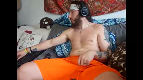 hippiejagain online show from March 18, 7:06 pm