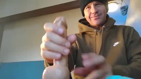 Snapshot of hippiezen chatting on February 23, 8:28 pm Hippie Jijm online show from February 23, 8:28 pm