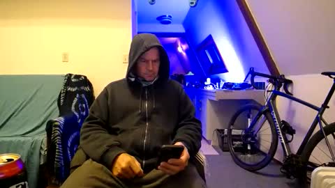 Snapshot of hippiezen chatting on March 4, 2:06 am Hippie Jijm online show from March 4, 2:06 am