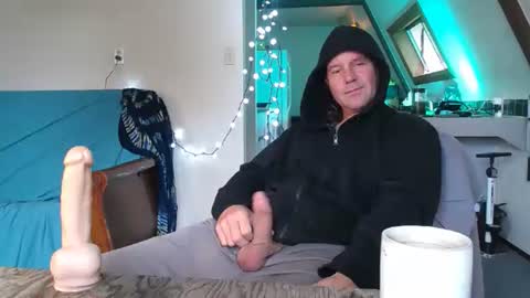 Hippie Jijm online show from March 8, 6:34 pm