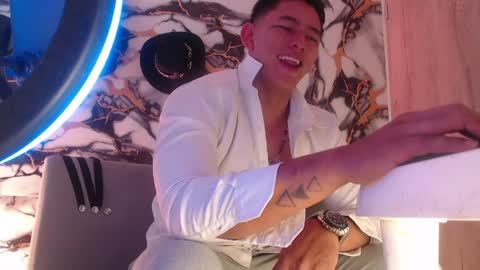 Snapshot of hiroshi_shen2 chatting on June 4, 12:11 pm hirosi shen online show from June 4, 12:11 pm