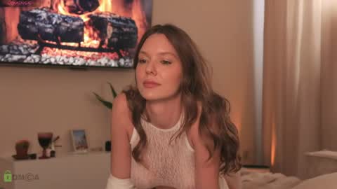 Snapshot of hit_girl_ chatting on April 30, 2:34 pm Hey girl online show from April 30, 2:34 pm