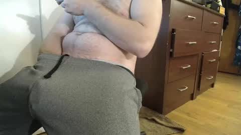 Snapshot of hockeyplayer206850 chatting on December 12, 3:10 am Hockey Player online show from December 12, 3:10 am