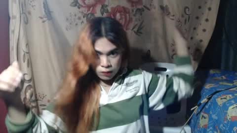 Snapshot of hoelyaurora chatting on April 23, 7:05 pm Aurora3 online show from April 23, 7:05 pm
