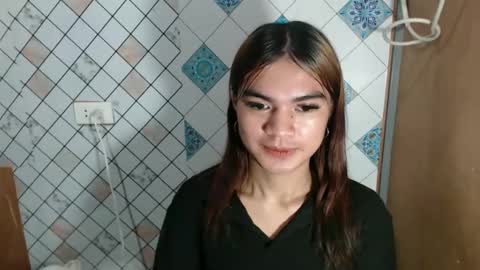 Snapshot of hoelykarina chatting on March 2, 11:39 am Karina3 online show from March 2, 11:39 am