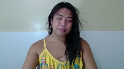 Snapshot of hoelykarina chatting on July 12, 8:05 am Karina3 online show from July 12, 8:05 am
