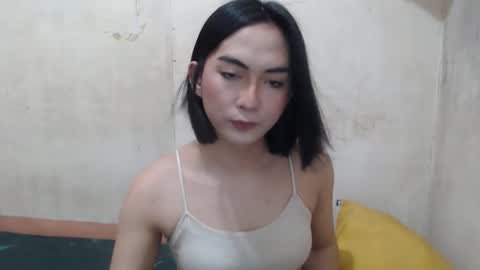 Snapshot of hoelykim chatting on May 9, 12:21 pm Kim3 online show from May 9, 12:21 pm