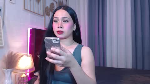 hoelymolly online show from February 5, 8:41 am