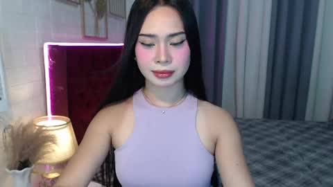 hoelymolly online show from April 16, 6:19 pm