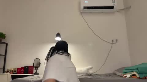 Snapshot of hola_sunflower chatting on September 28, 5:24 am amy online show from September 28, 5:24 am